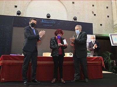 Nebrija midalla mira abajo